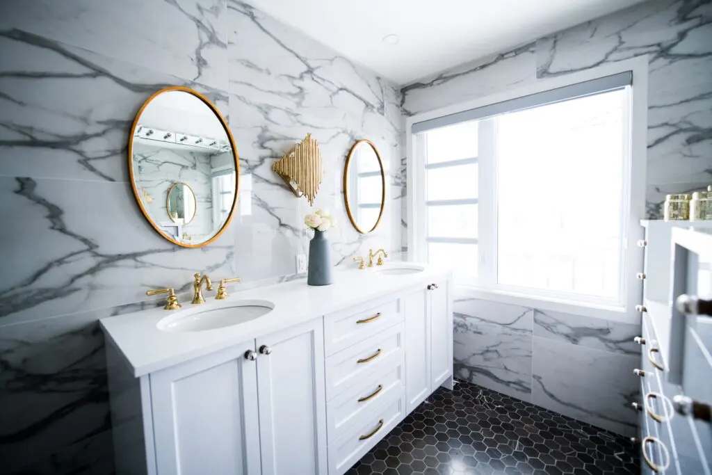 How to Choose a Bathroom Vanity for your master bathroom explained by NYKB